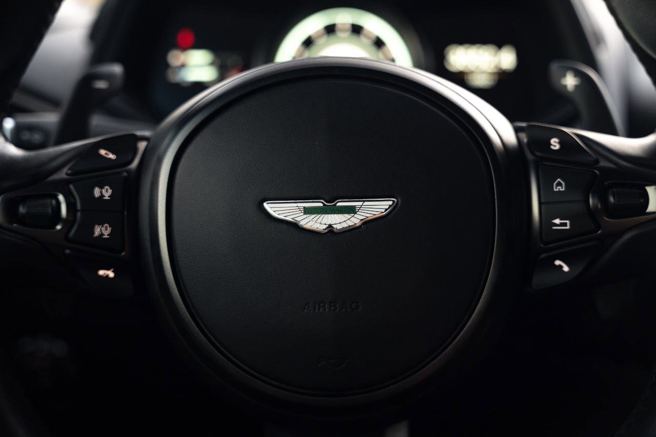 Used 2018 Aston Martin DB11 Coupe image 73