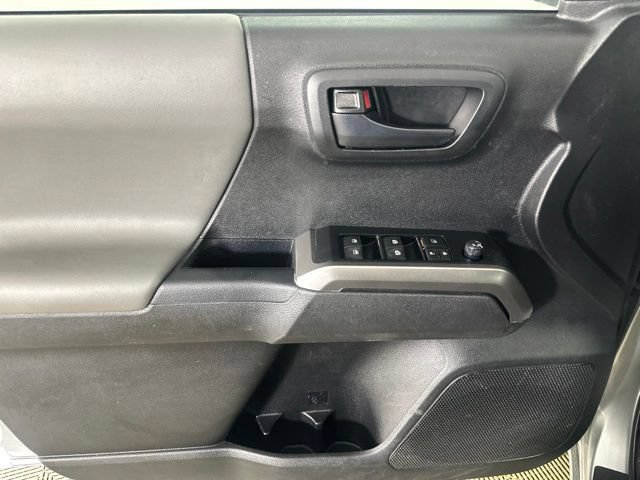Used 2023 Toyota Tacoma SR5 AWD/4WD image 11