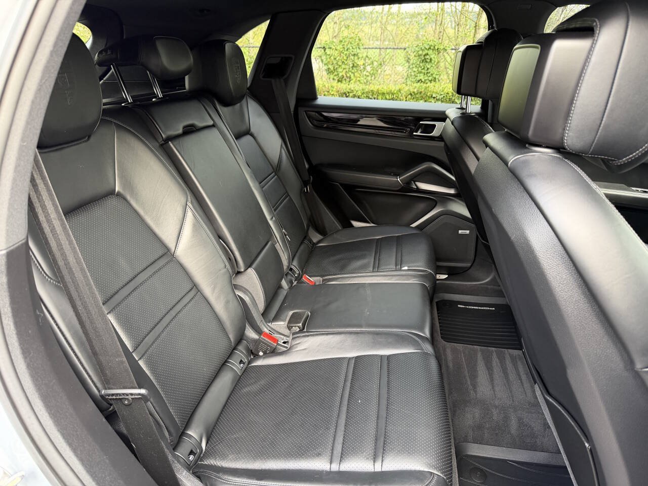 Used 2019 Porsche Cayenne S w/ Premium Package AWD/4WD image 31