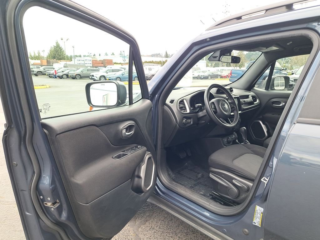 Used 2021 Jeep Renegade Latitude AWD/4WD image 10