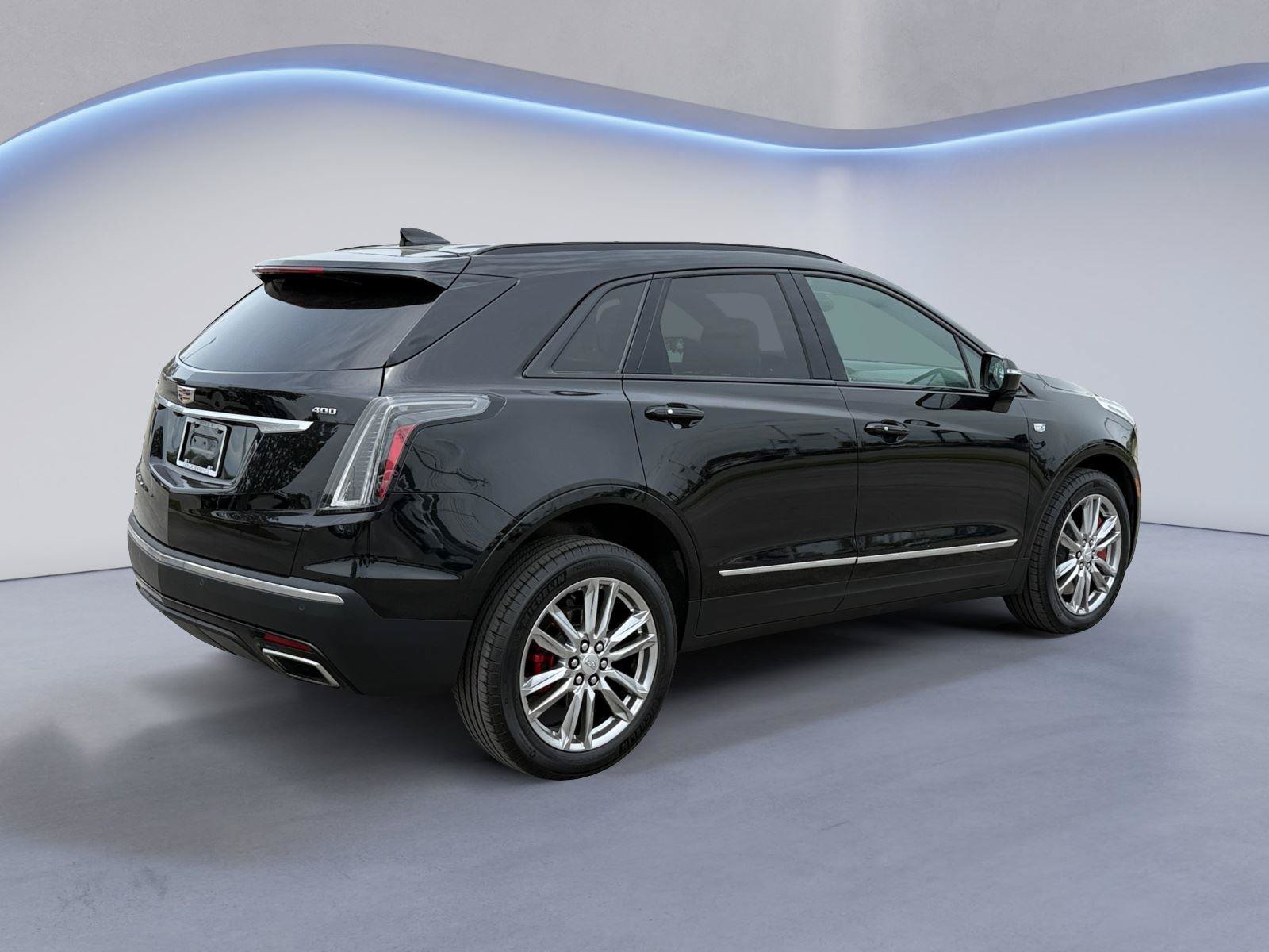 Used 2023 Cadillac XT5 Sportv w/ LPO, Floor Liner Package AWD/4WD video 3