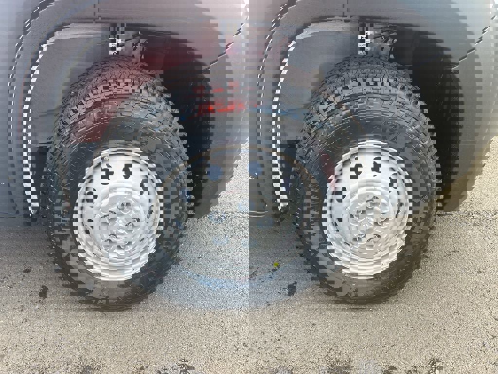 Used 2023 RAM ProMaster 2500 w/ Convenience Group image 20