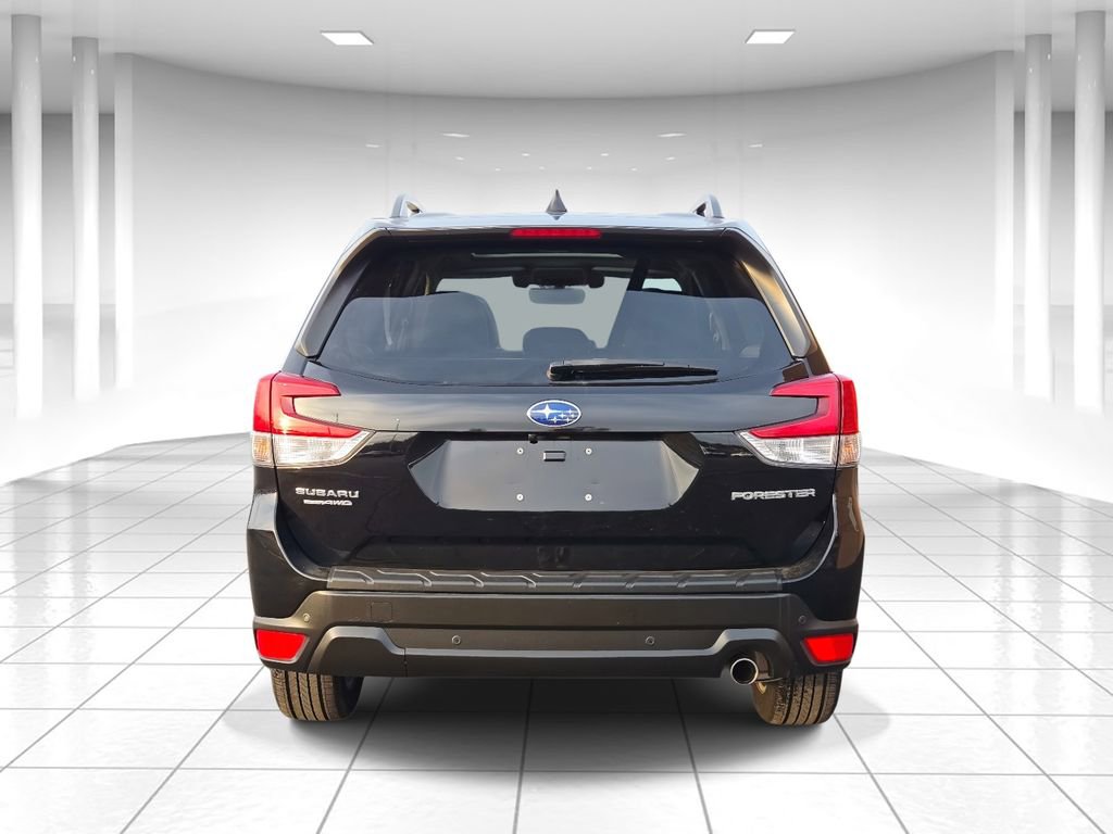 Used 2020 Subaru Forester Limited image 4