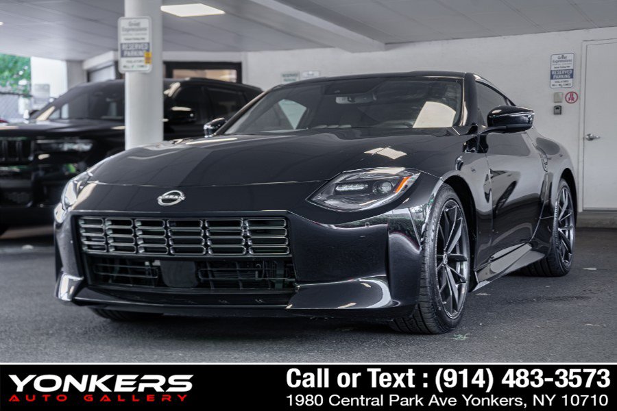 Used 2024 Nissan Z Performance w/ Floor Mat Package RWD image 2