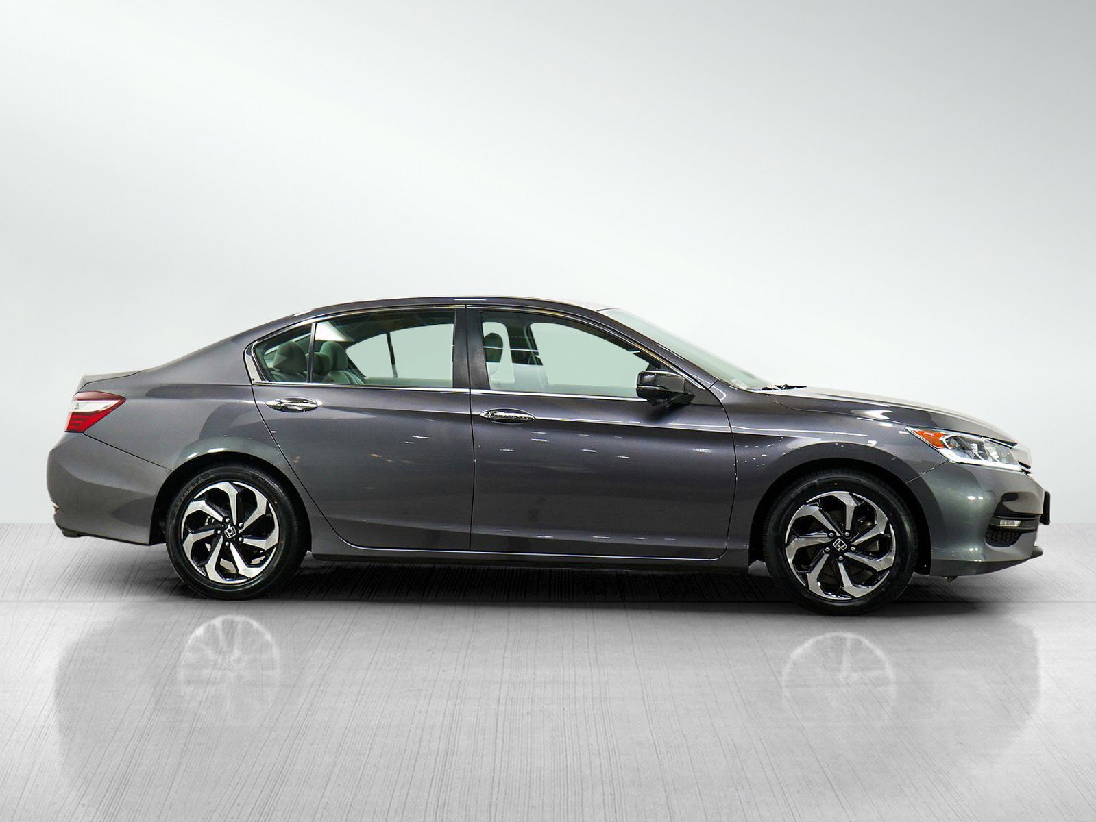 Used 2016 Honda Accord EX image 7