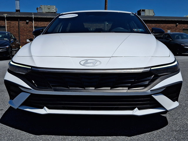Certified 2025 Hyundai Elantra SEL FWD image 2