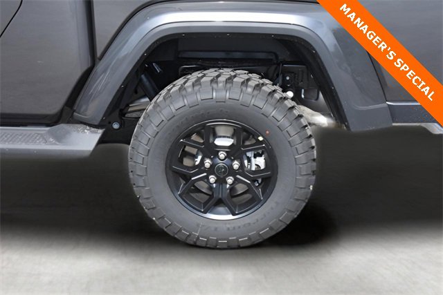 New 2025 Jeep Gladiator High Tide image 9