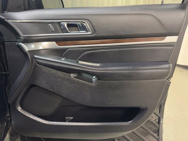 Used 2019 Ford Explorer Limited w/ Class III Trailer Tow Package AWD/4WD image 48