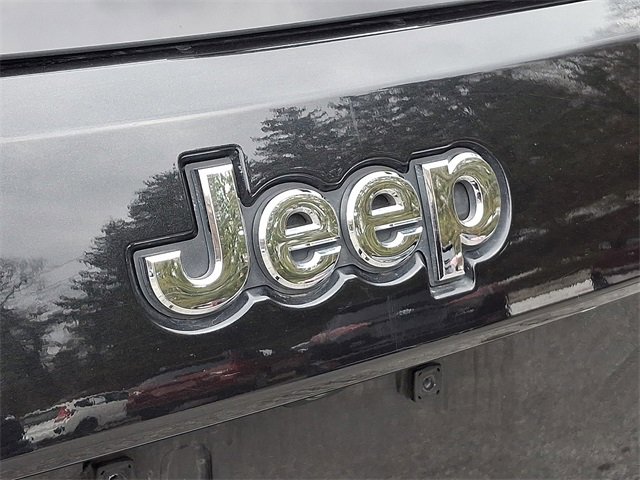 Used 2014 Jeep Grand Cherokee Overland w/ Advanced Technology Group image 36