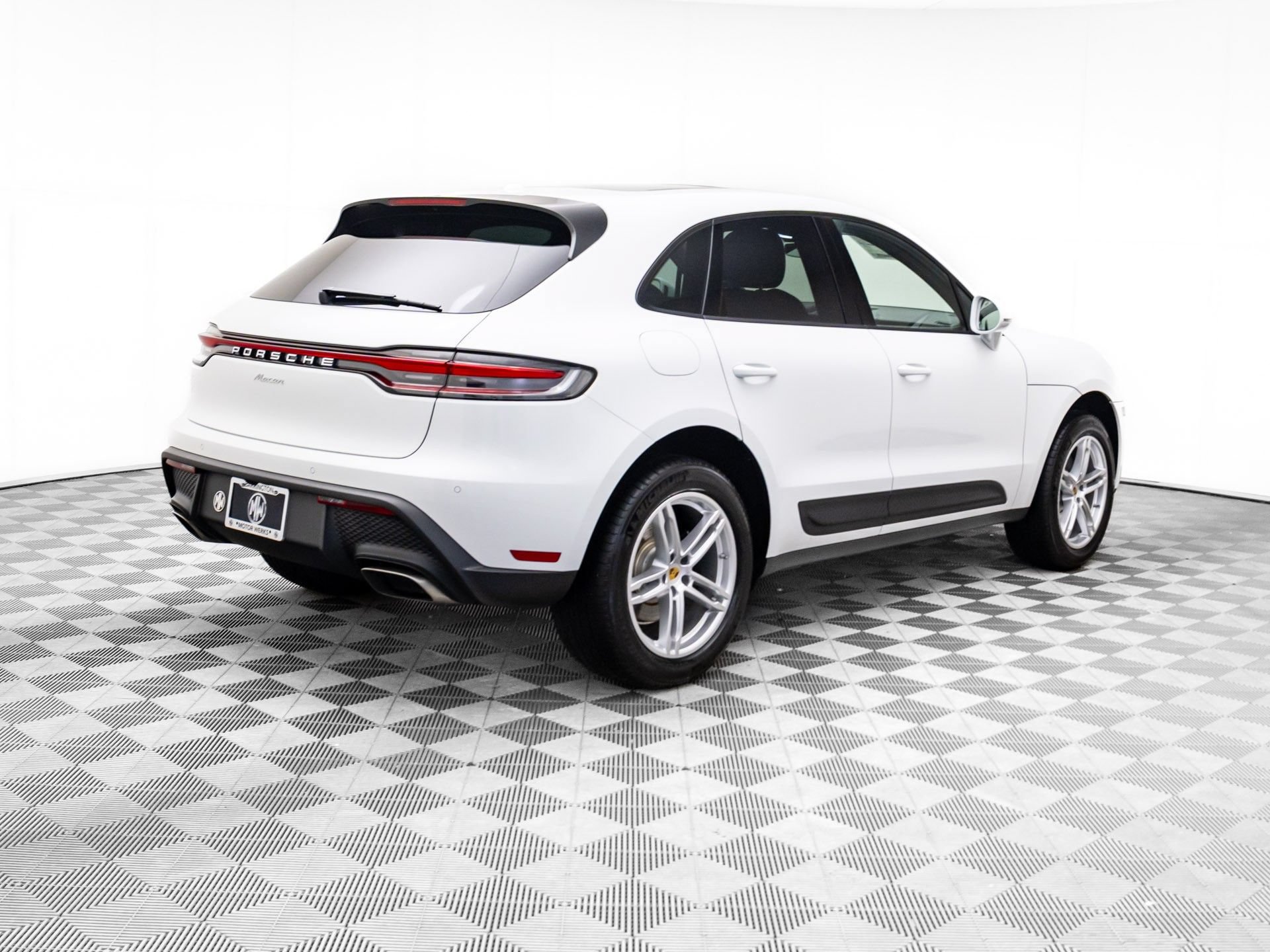 Certified 2026 Porsche Macan AWD/4WD image 7
