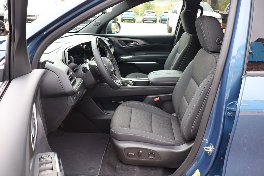 New 2026 Chevrolet Traverse LT w/ Enhanced Driving Package image 11