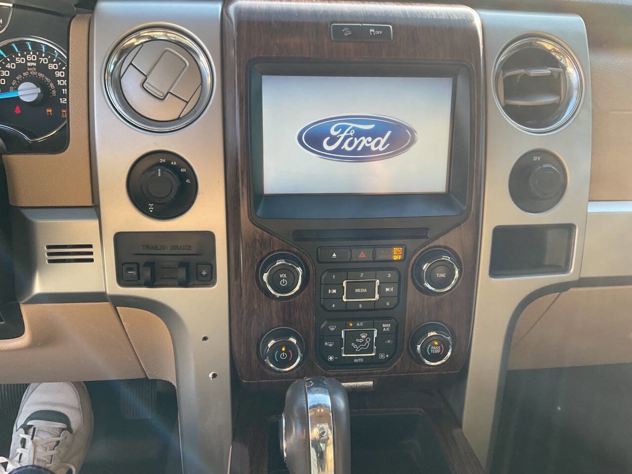 Used 2014 Ford F150 Lariat w/ Equipment Group 502A Luxury AWD/4WD image 14