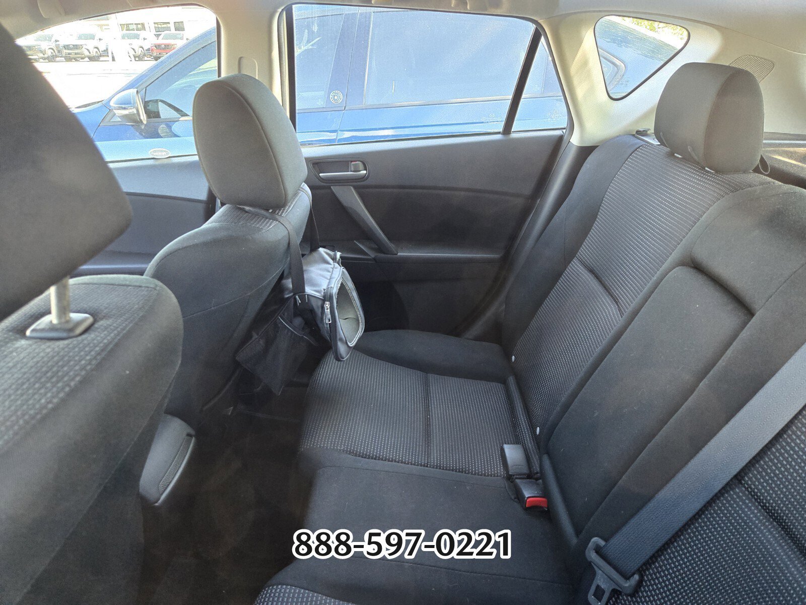 Used 2013 MAZDA MAZDA3 i Touring image 3