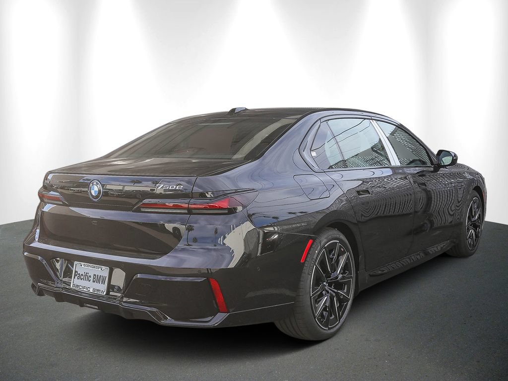 Used 2026 BMW 750e xDrive AWD/4WD image 6