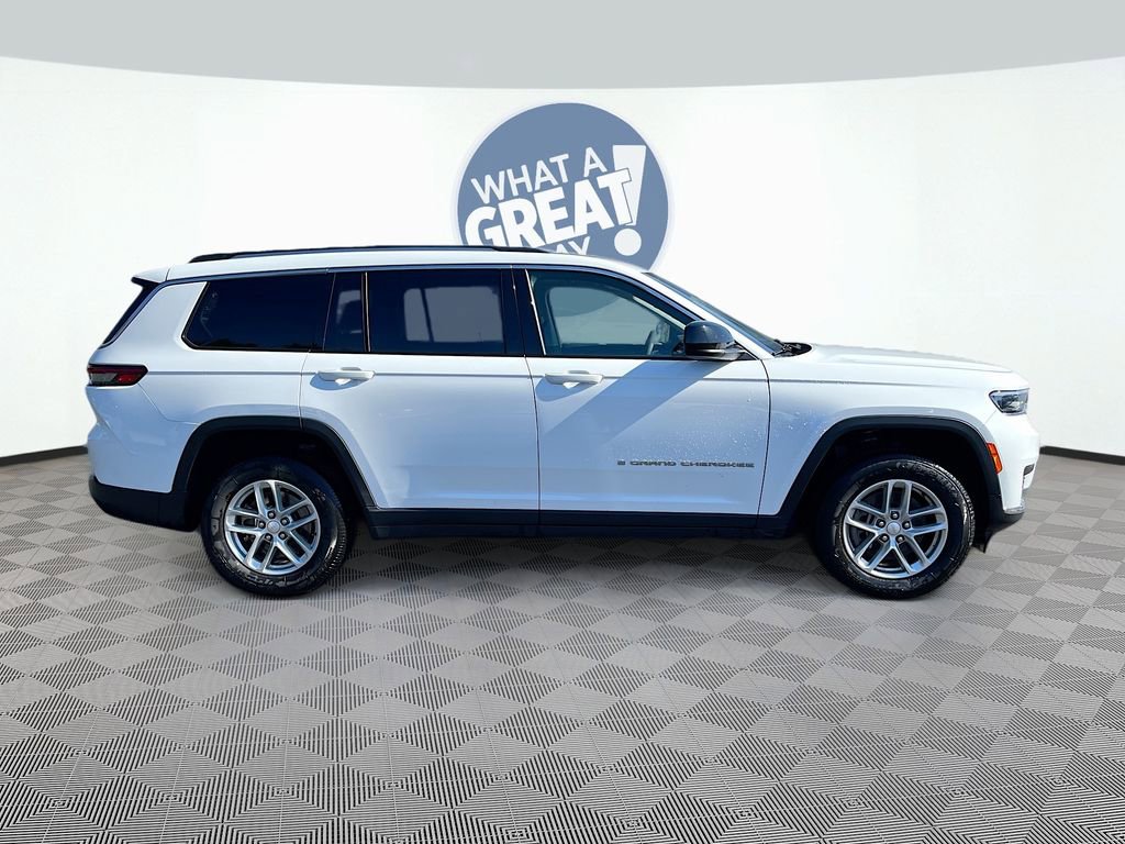 Used 2023 Jeep Grand Cherokee L Laredo image 1
