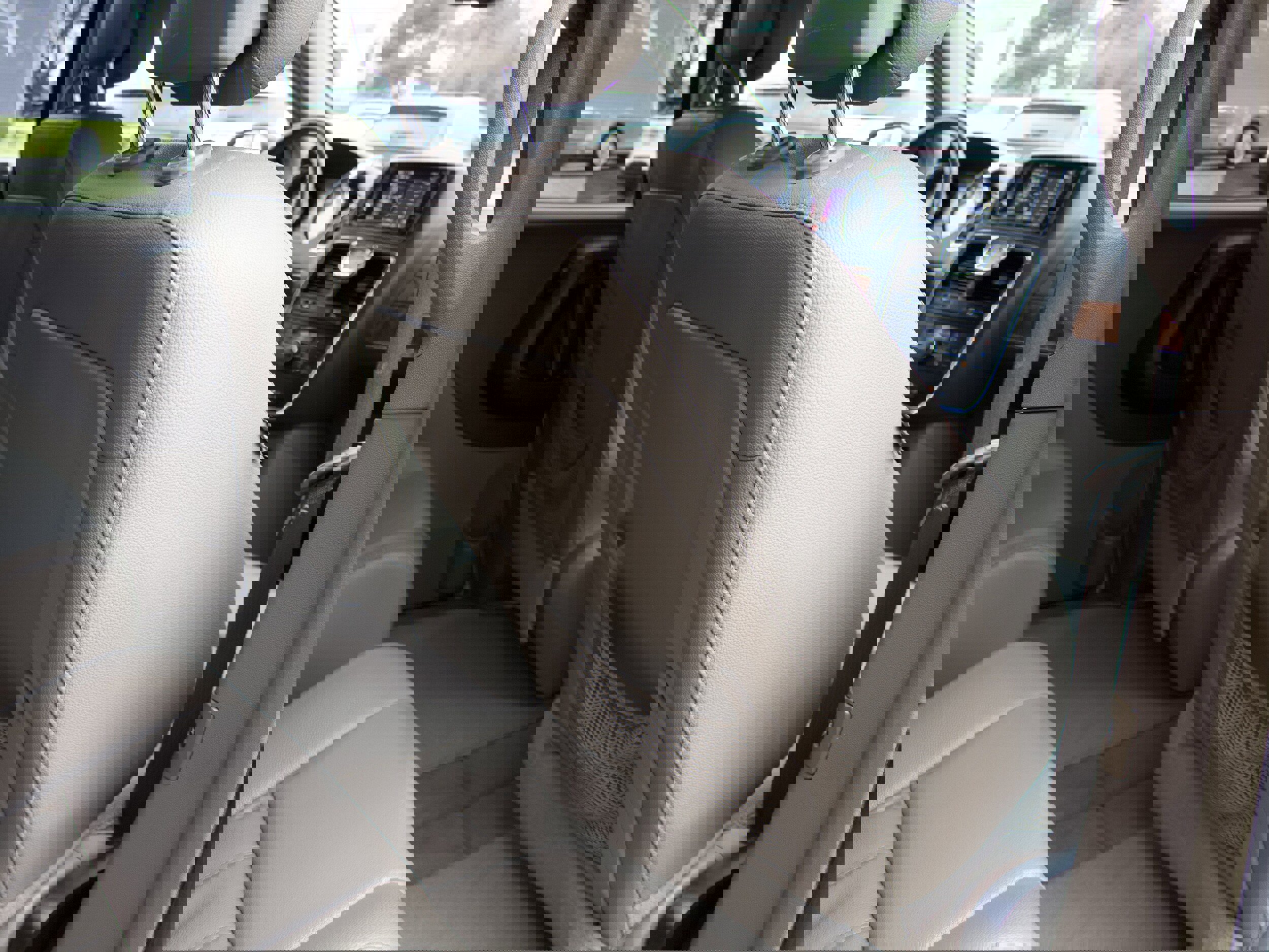 Used 2015 Chrysler Town & Country Touring image 27