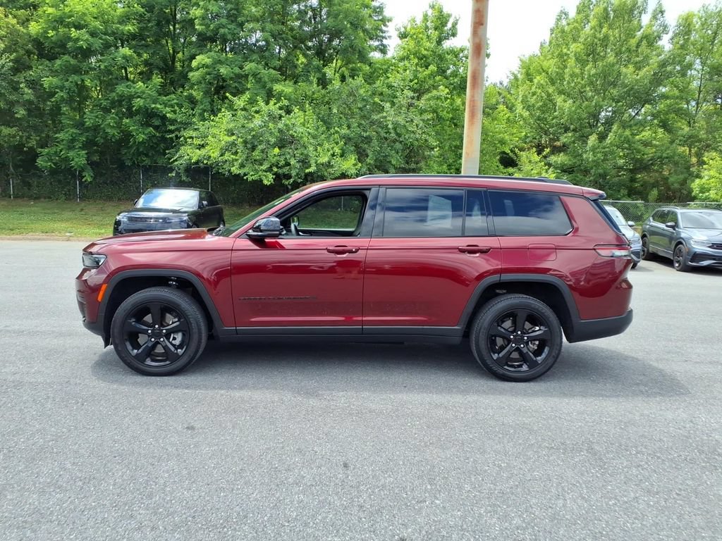 Used 2023 Jeep Grand Cherokee L Laredo AWD/4WD image 6