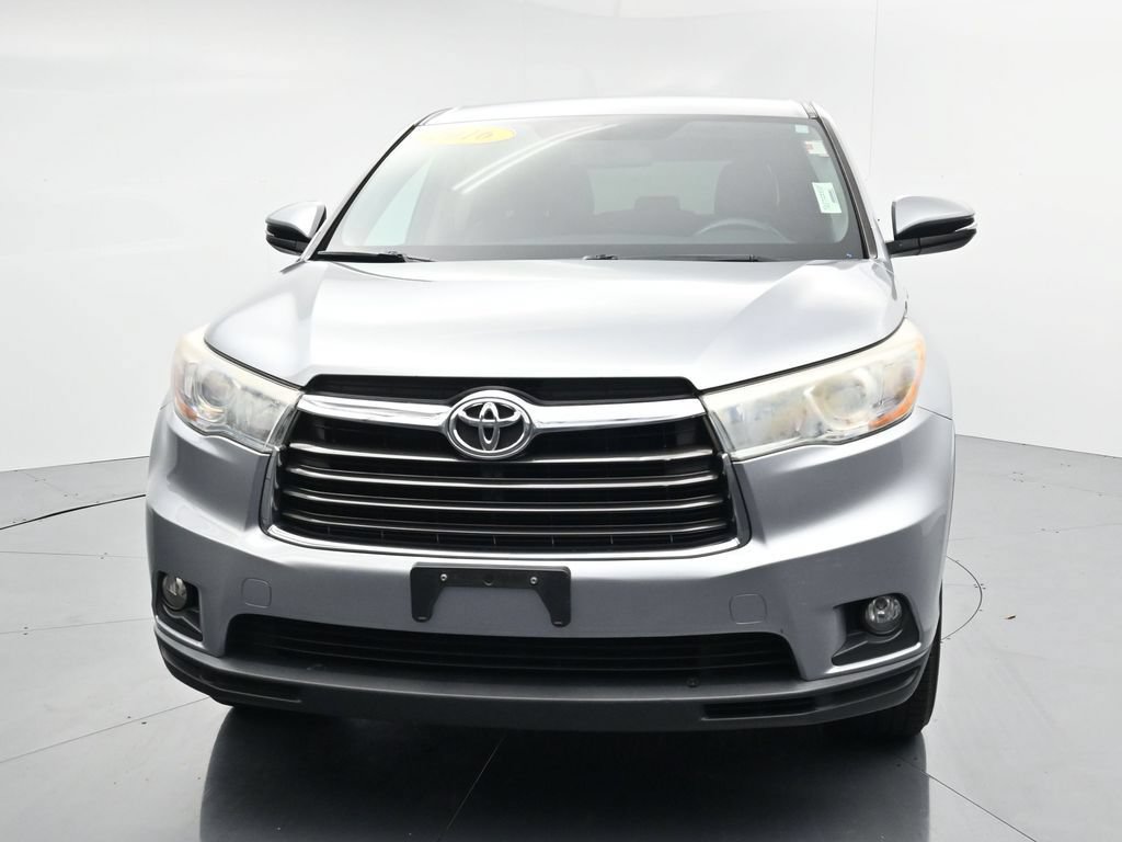 Used 2016 Toyota Highlander Plus AWD/4WD image 3