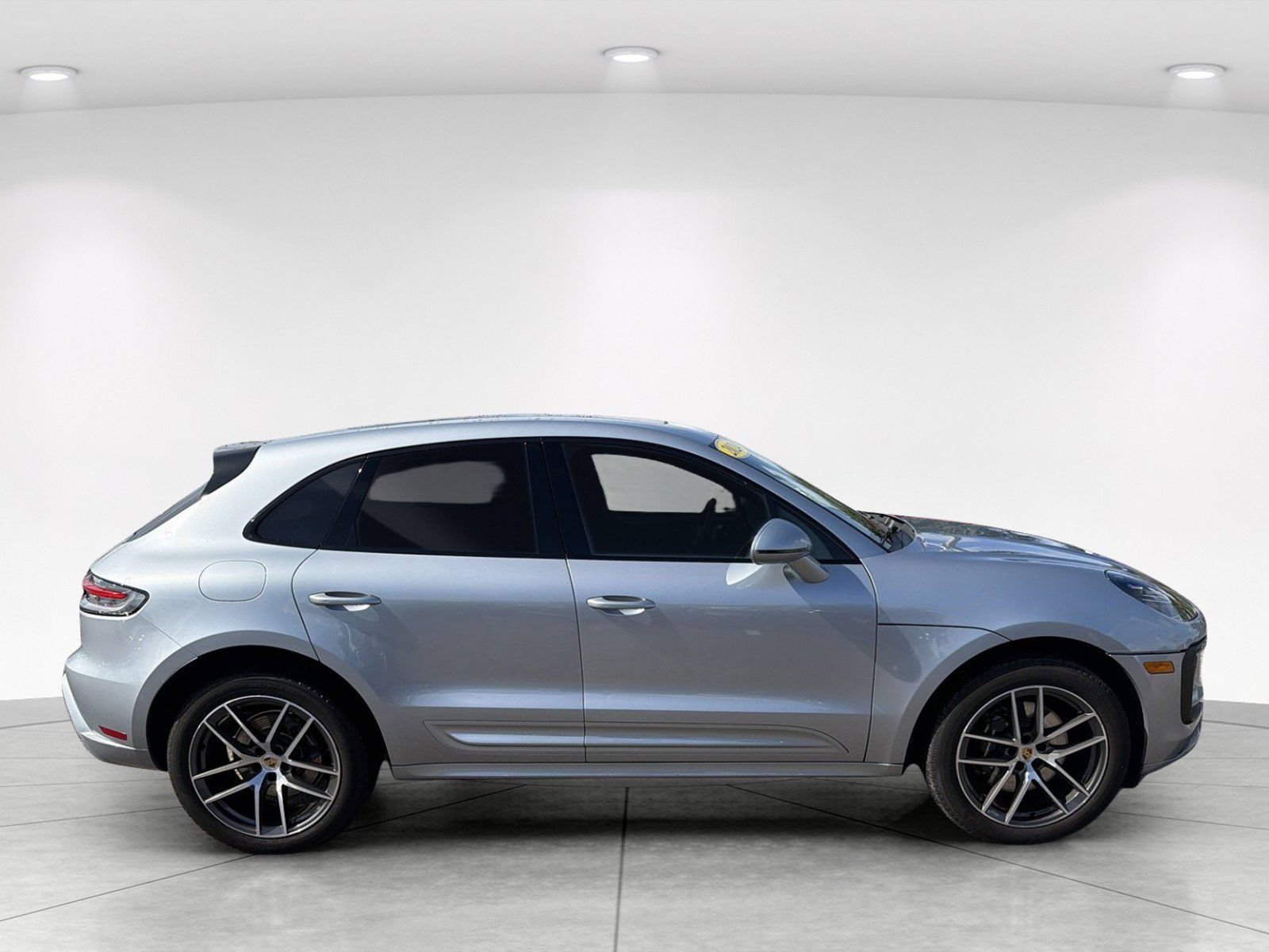 Used 2024 Porsche Macan S AWD/4WD image 3
