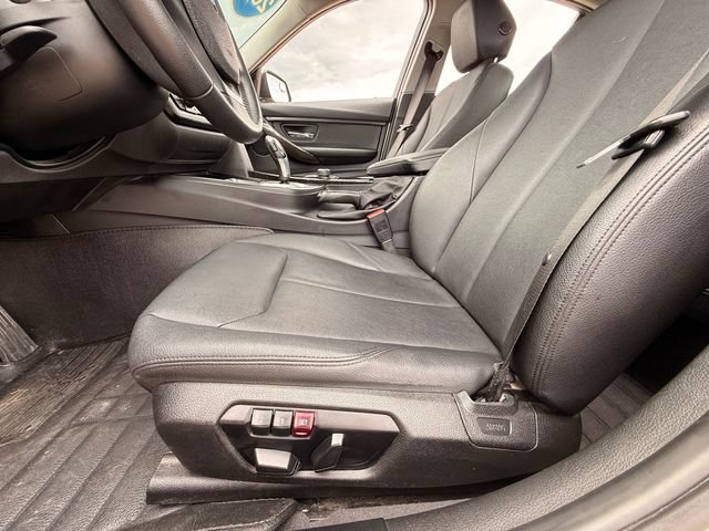 Used 2015 BMW 320i xDrive Sedan AWD/4WD image 21