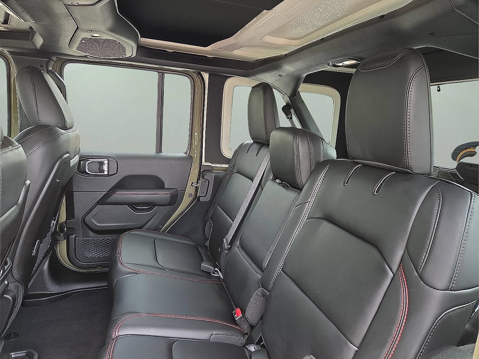 Used 2025 Jeep Wrangler Unlimited Rubicon AWD/4WD image 20