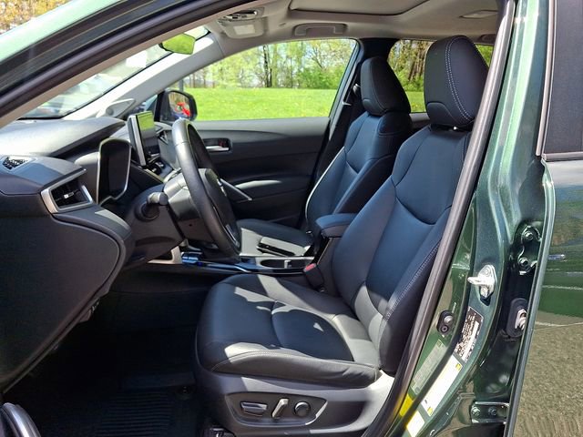 Used 2023 Toyota Corolla Cross XLE w/ Convenience Package AWD/4WD image 13