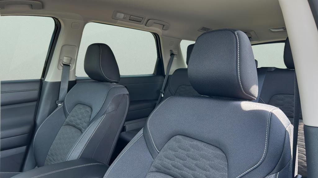 Used 2025 Nissan Pathfinder S AWD/4WD image 15