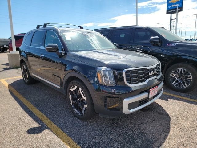 Used 2025 Kia Telluride S AWD/4WD image 3