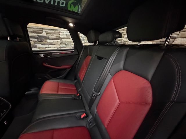 Used 2022 Porsche Macan AWD/4WD image 36