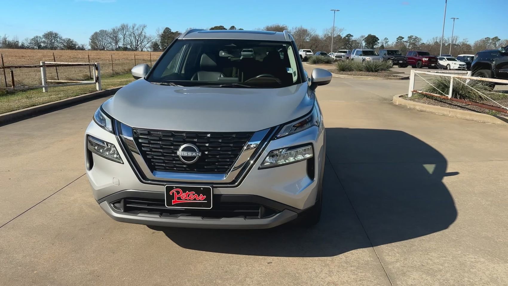 Used 2023 Nissan Rogue SV w/ SV Premium B Package image 4