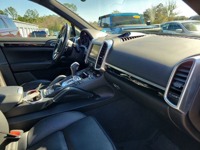 Used 2016 Porsche Cayenne image 33