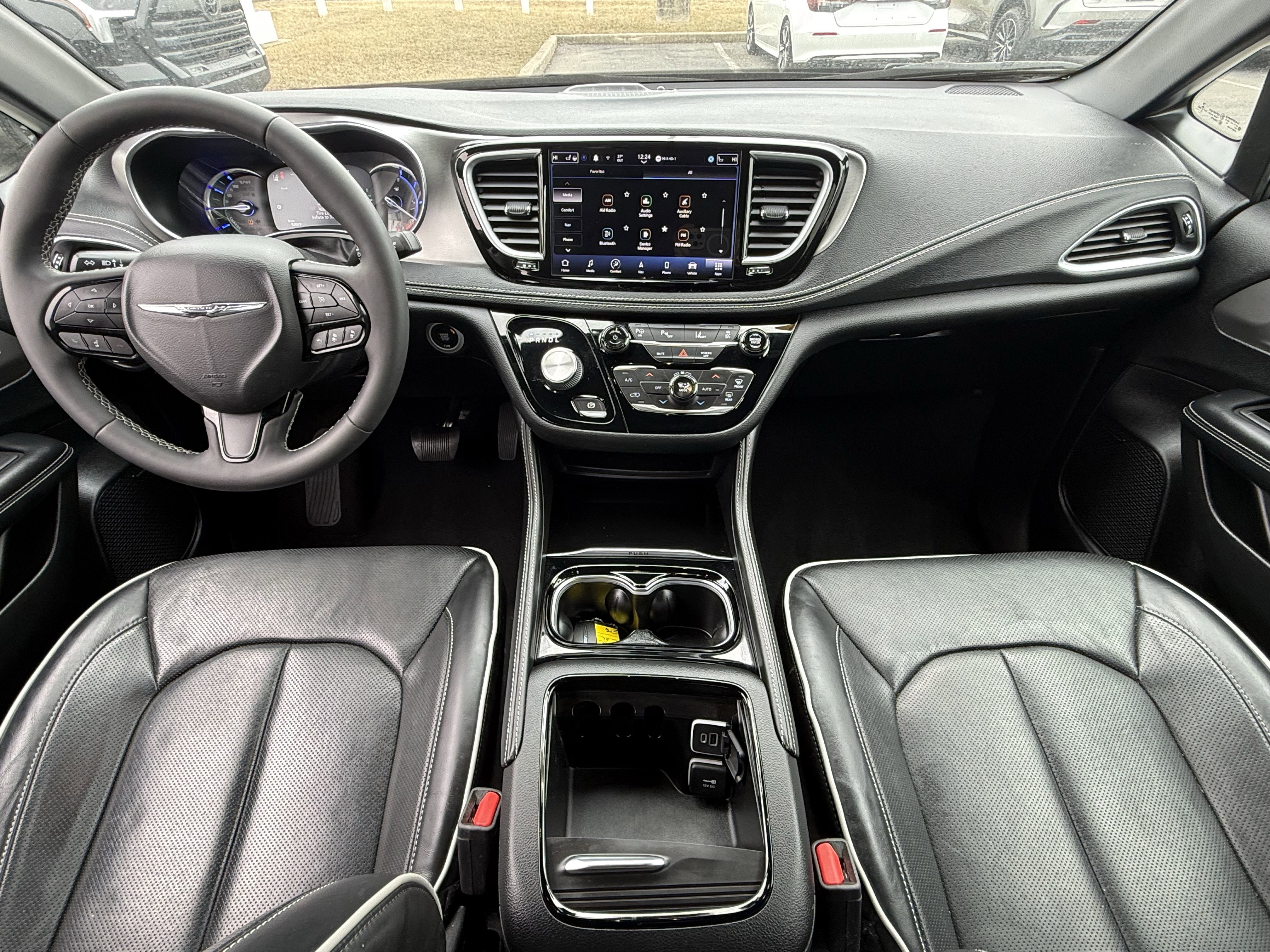 Used 2022 Chrysler Pacifica Limited w/ S Appearance Package image 19