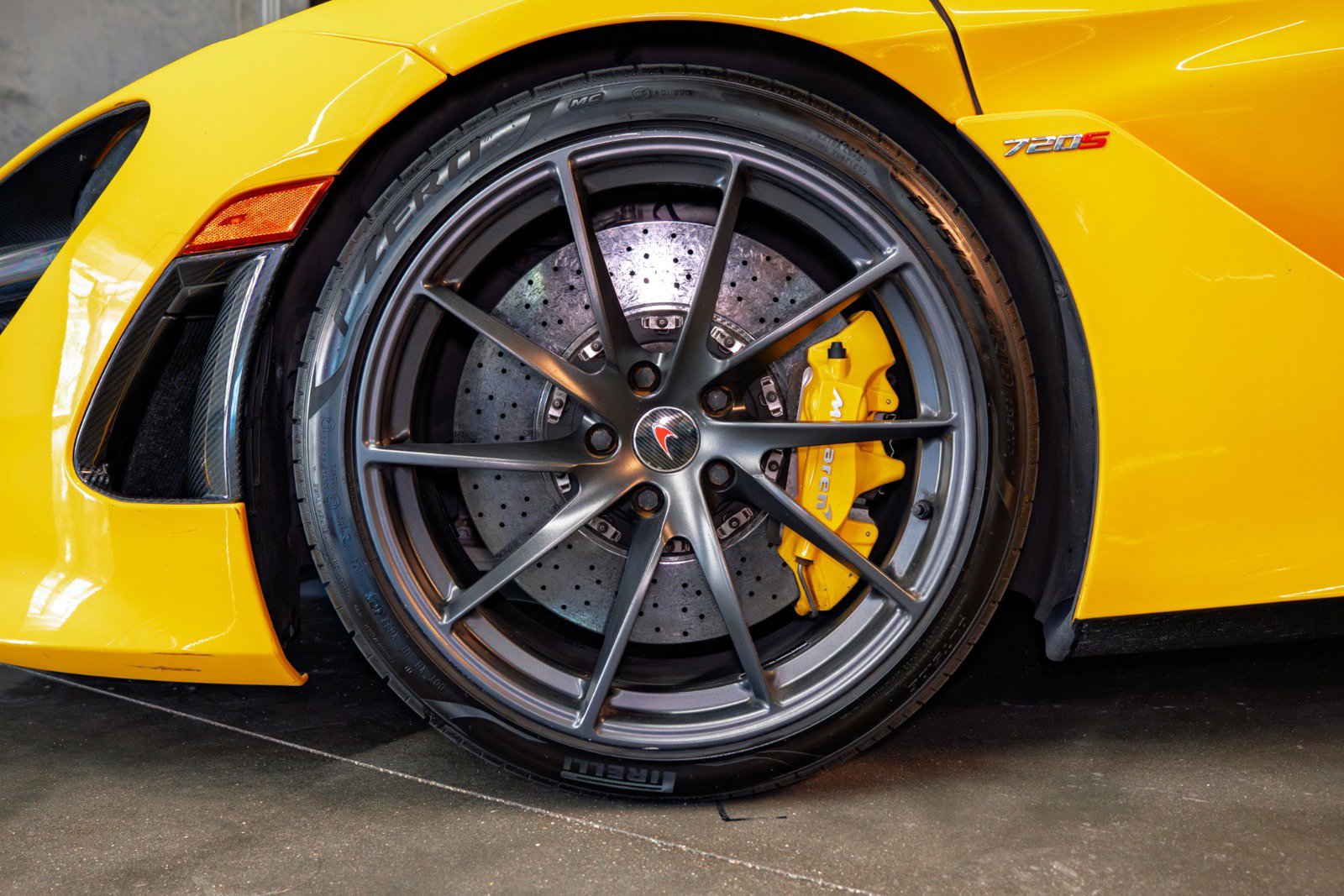 Used 2018 McLaren 720S Performance image 20