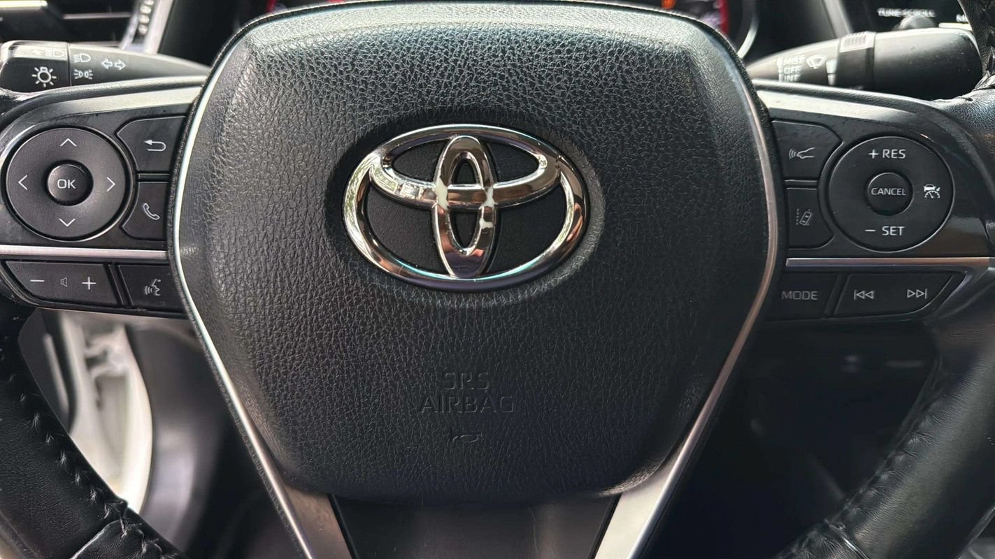 Used 2018 Toyota Camry XSE FWD image 15