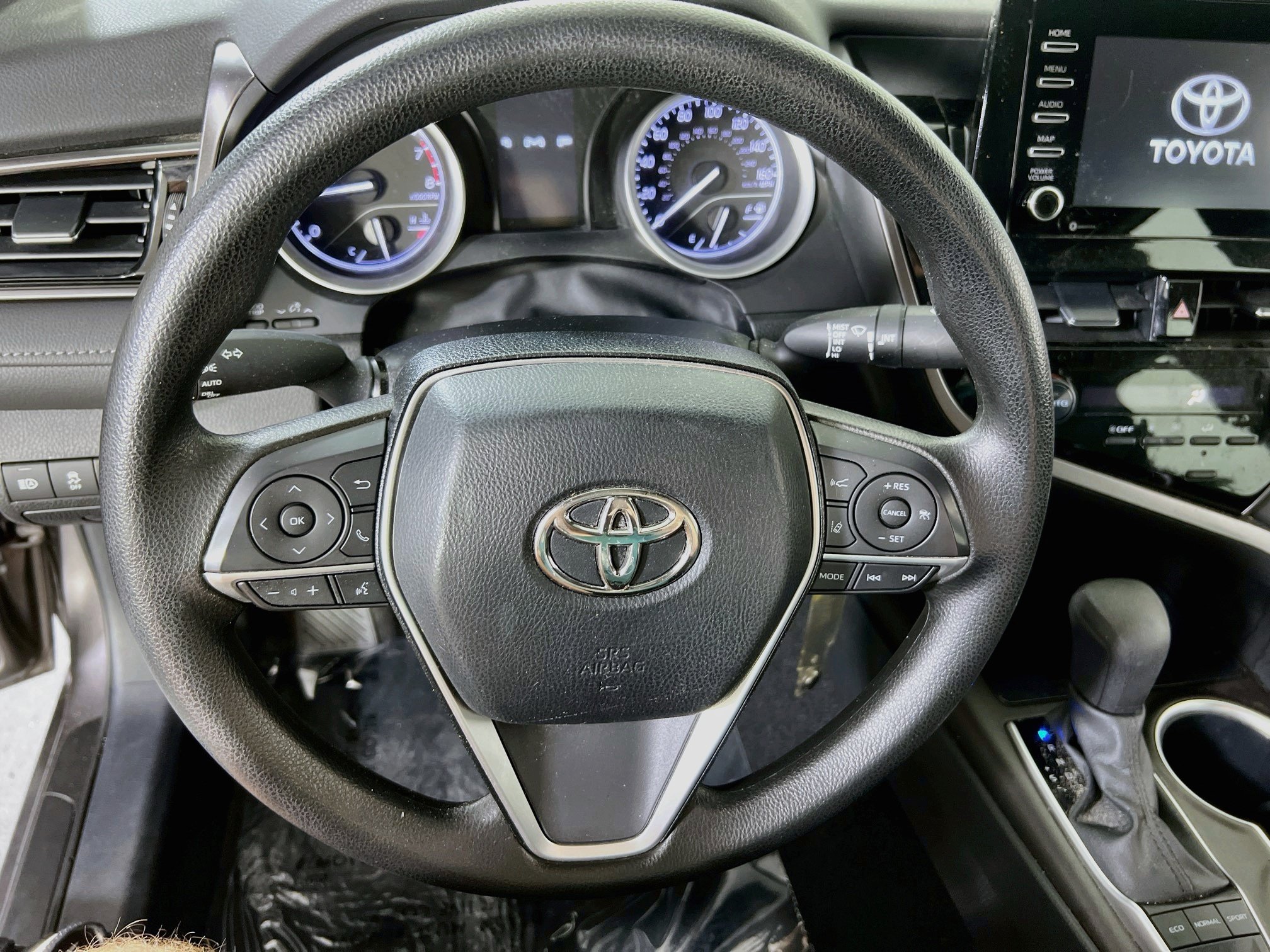 Used 2023 Toyota Camry LE FWD image 11
