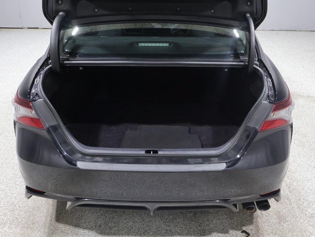 Used 2023 Toyota Camry SE FWD image 19