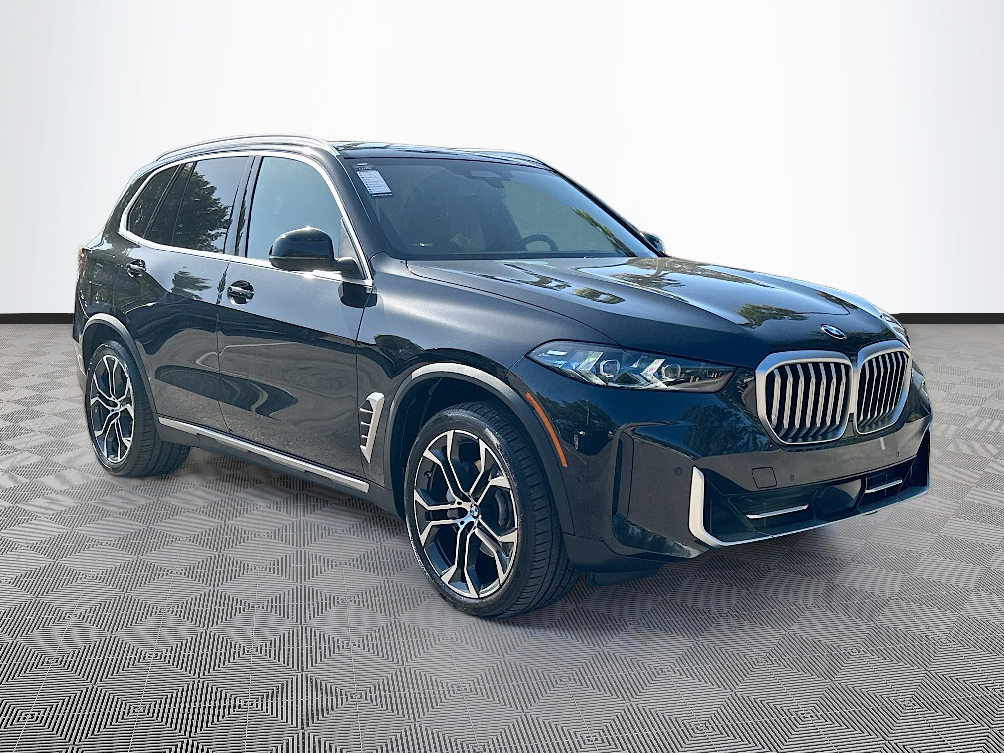 Used 2024 BMW X5 xDrive40i w/ Premium Package image 1