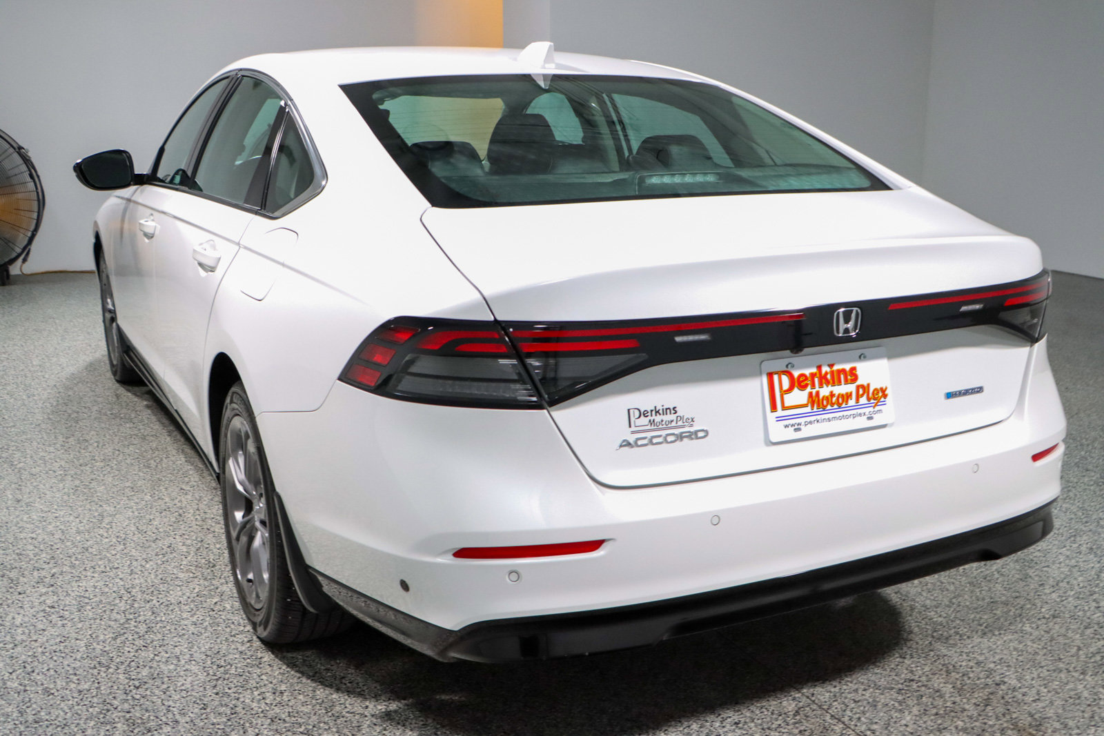 Used 2023 Honda Accord EX-L image 9