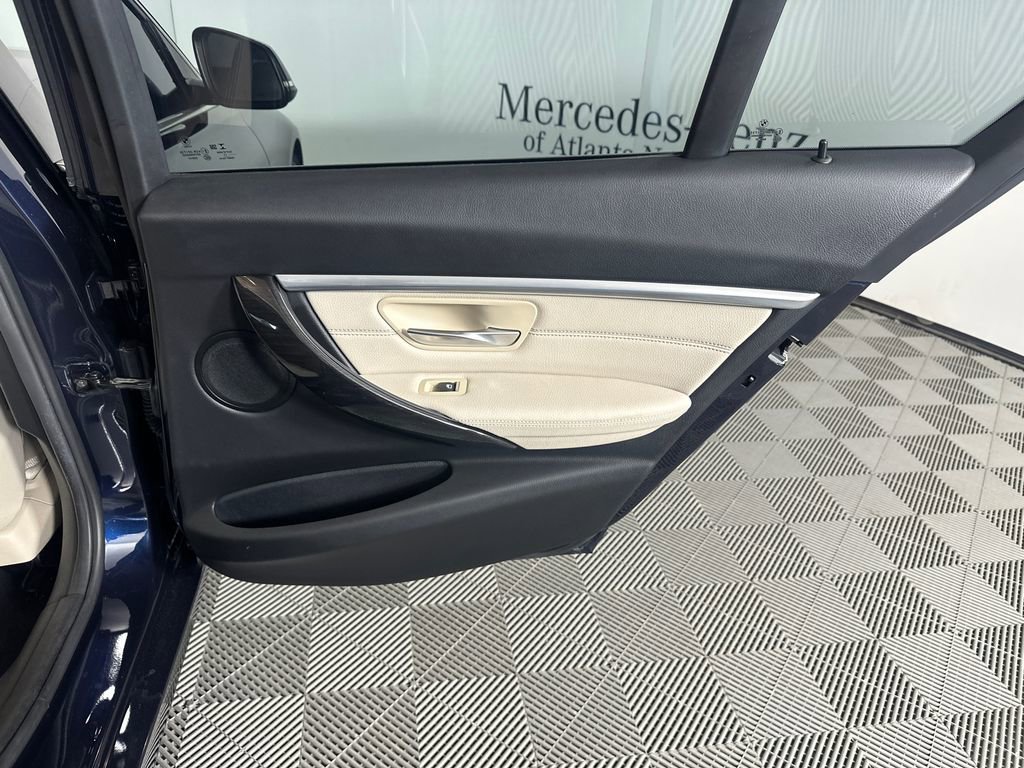 Used 2017 BMW 330i Sedan image 16