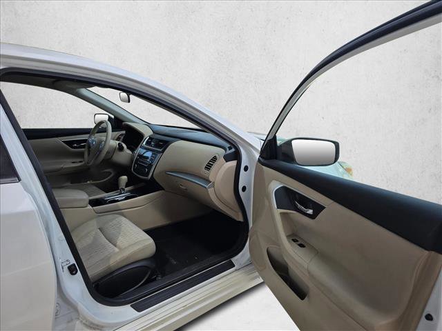 Used 2016 Nissan Altima 2.5 S w/ Power Driver Seat Package image 10