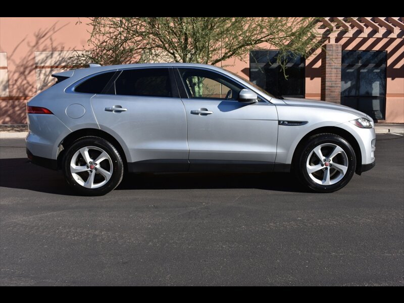 Used 2019 Jaguar F-PACE Premium AWD/4WD image 1
