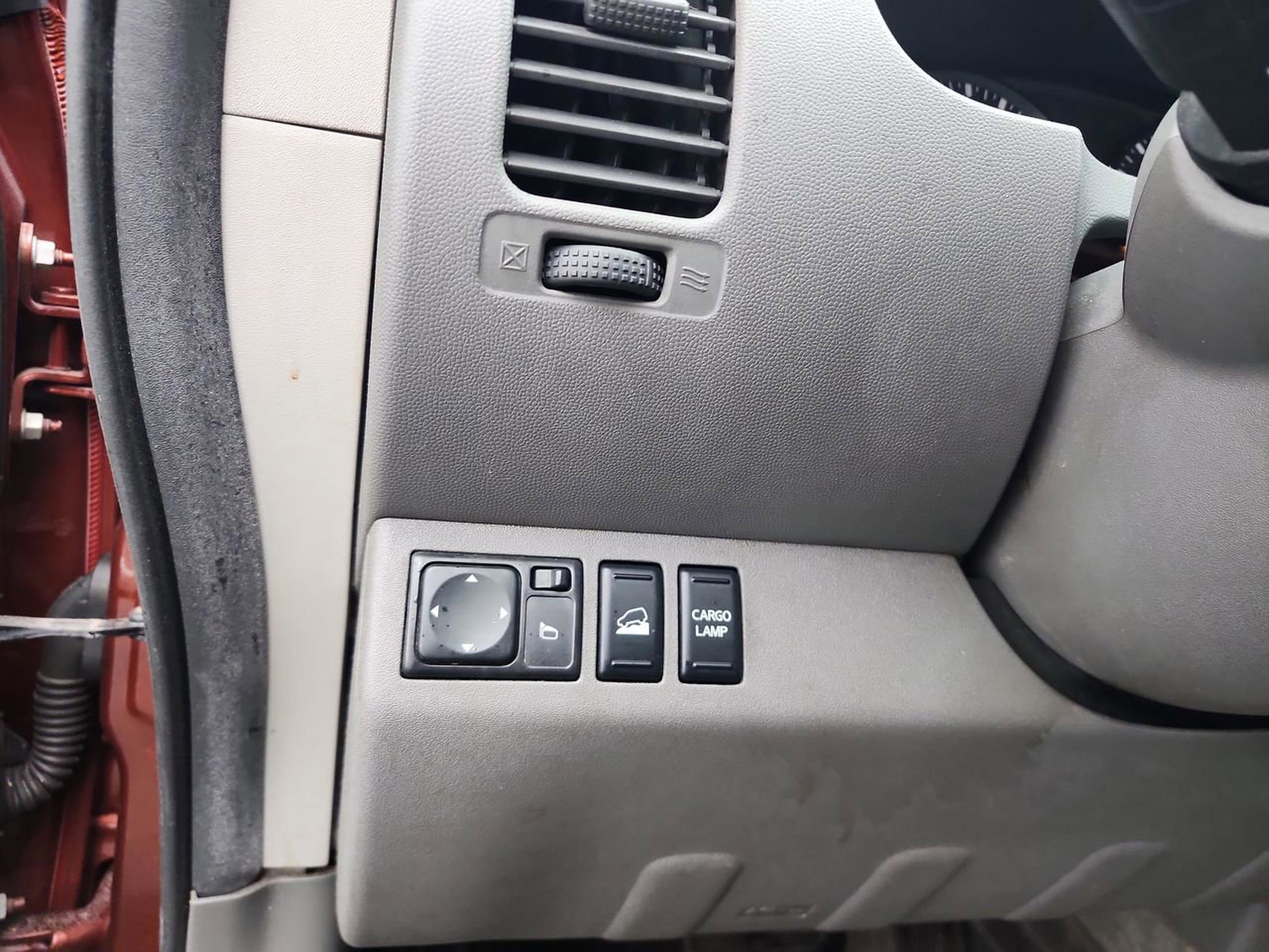 Used 2016 Nissan Frontier SV w/ Moonroof Package image 12