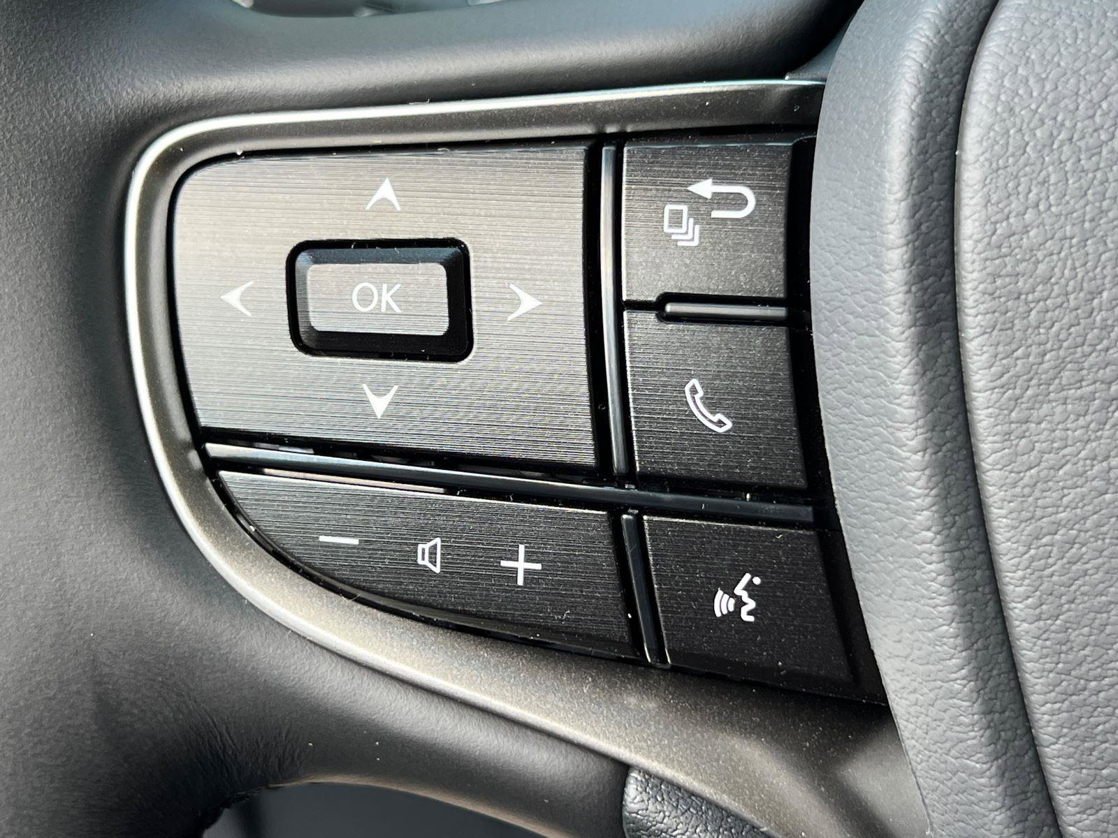 New 2025 Lexus ES 300h w/ Premium Package image 19