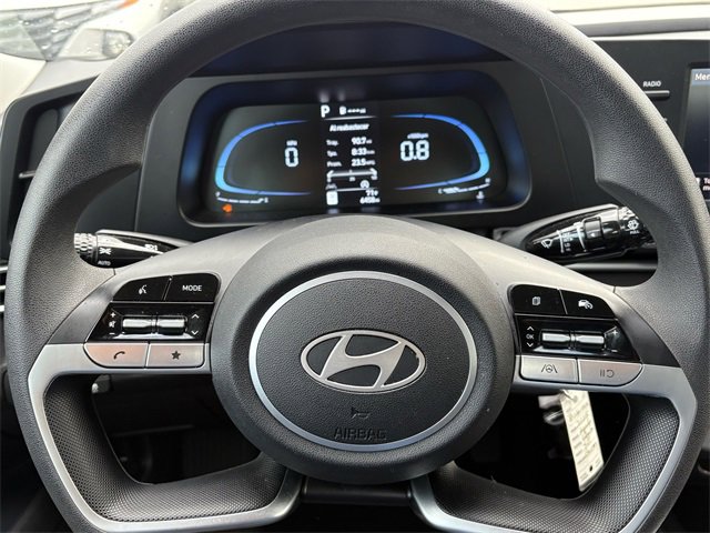 Used 2025 Hyundai Elantra SE image 18