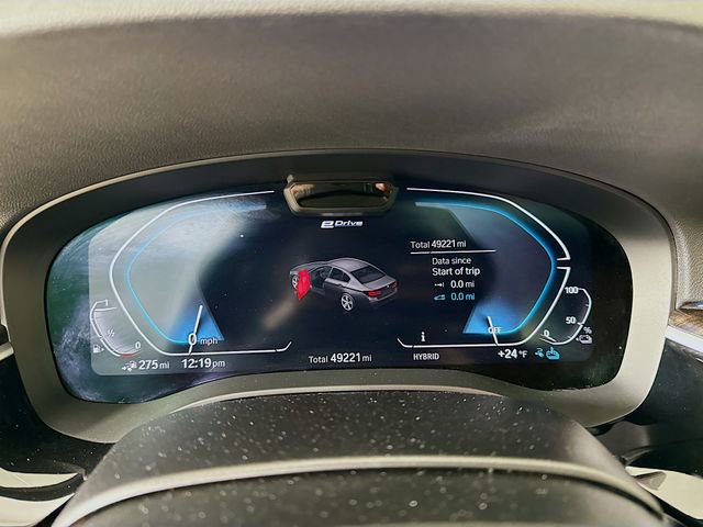 Used 2023 BMW 530e xDrive w/ Premium Package image 12