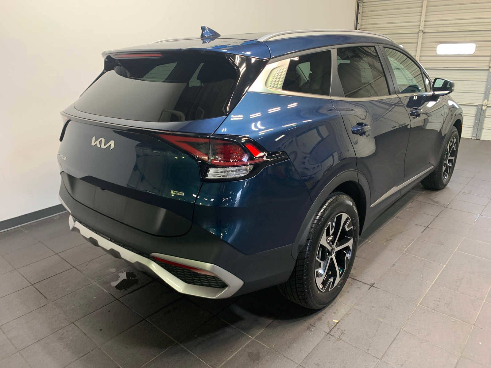 Used 2023 Kia Sportage EX image 3