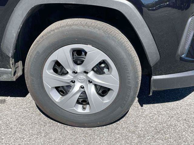 Certified 2025 Toyota RAV4 LE AWD/4WD image 10