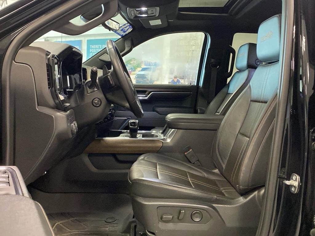Used 2023 Chevrolet Silverado 1500 High Country w/ High Country Premium Package image 12