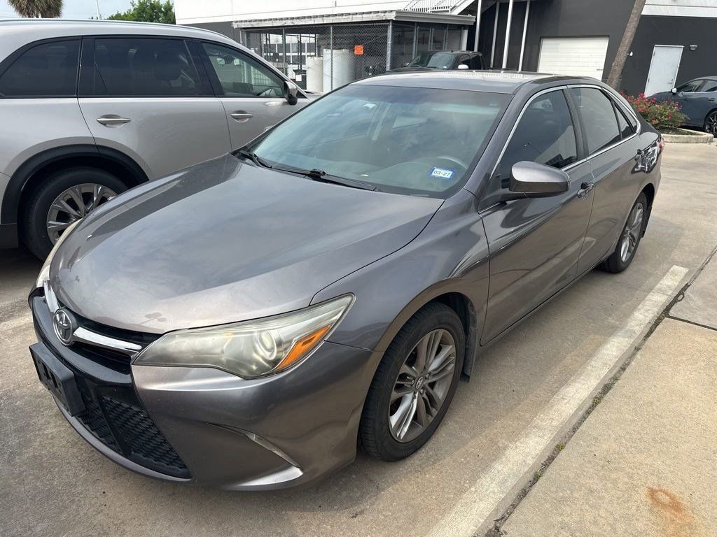 Used 2017 Toyota Camry SE FWD image 1