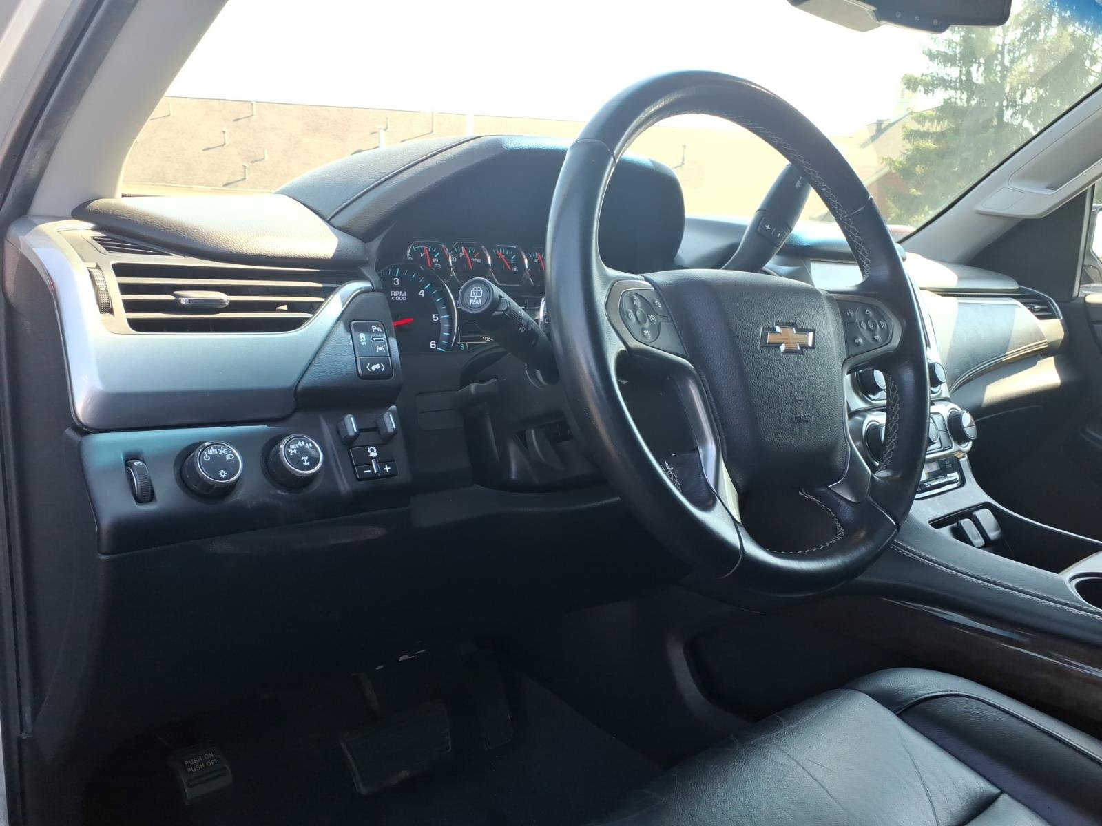 Used 2019 Chevrolet Tahoe LT w/ RST Edition AWD/4WD image 14